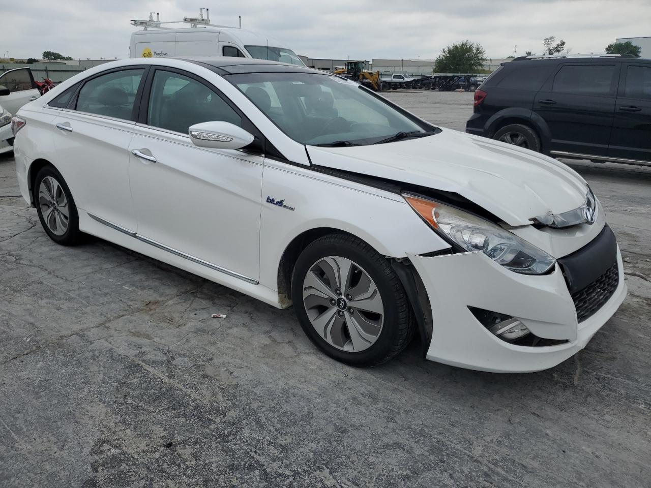 HYUNDAI SONATA HYBRID