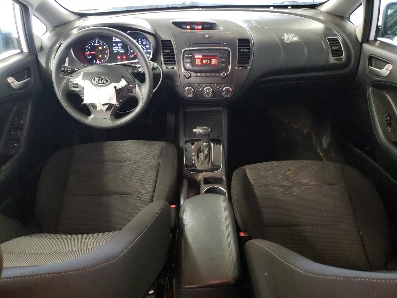 KNAFK5A86H5673148 2017 Kia Forte Lx