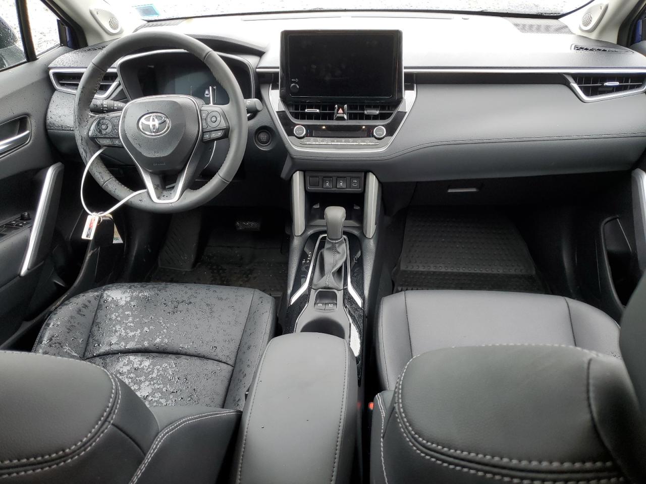 2024 Toyota Corolla Cross Xle vin: 7MUDAABGXRV090384