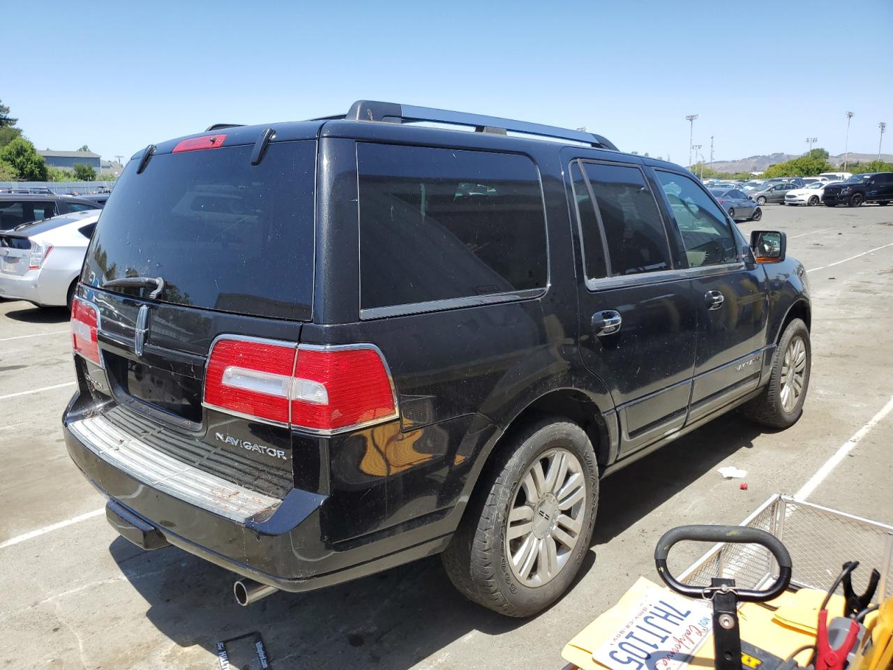 5LMJJ2J59BEJ02063 2011 Lincoln Navigator