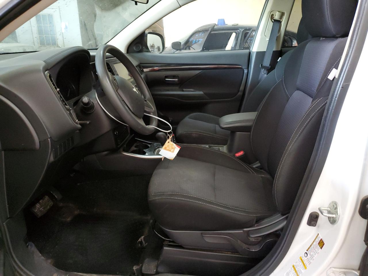 JA4AZ3A36KZ005801 2019 Mitsubishi Outlander Se