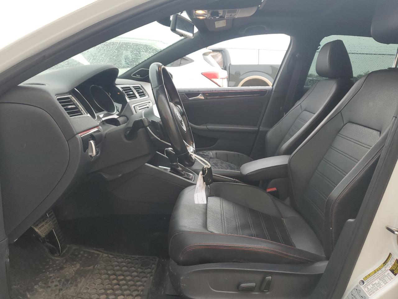 3VW4S7AJ2GM329735 2016 Volkswagen Jetta Gli