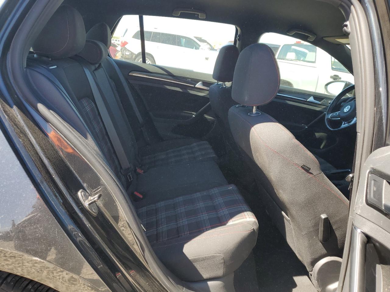 3VW4T7AU5HM049218 2017 Volkswagen Gti S
