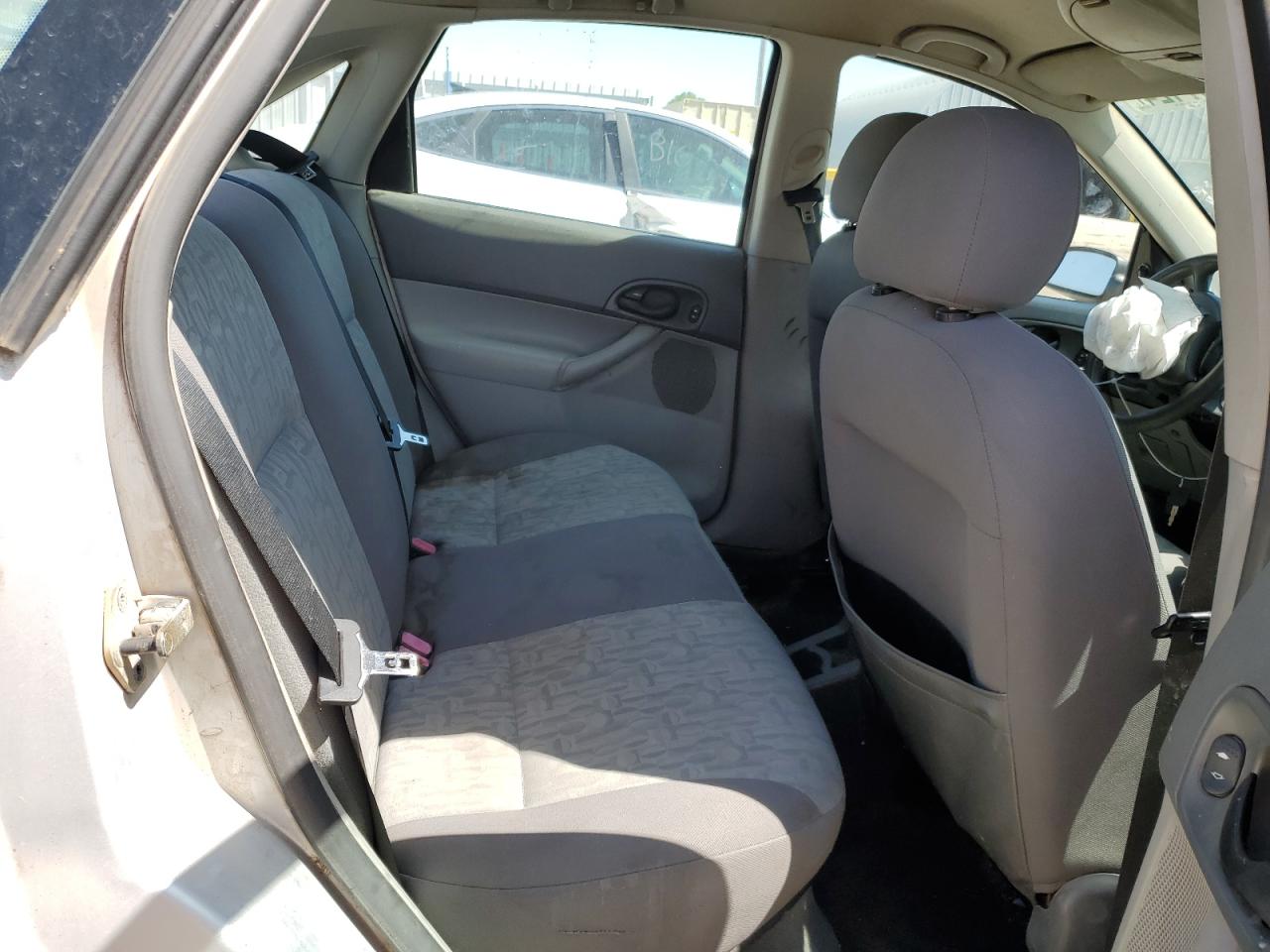 1FAFP34N05W228698 2005 Ford Focus Zx4