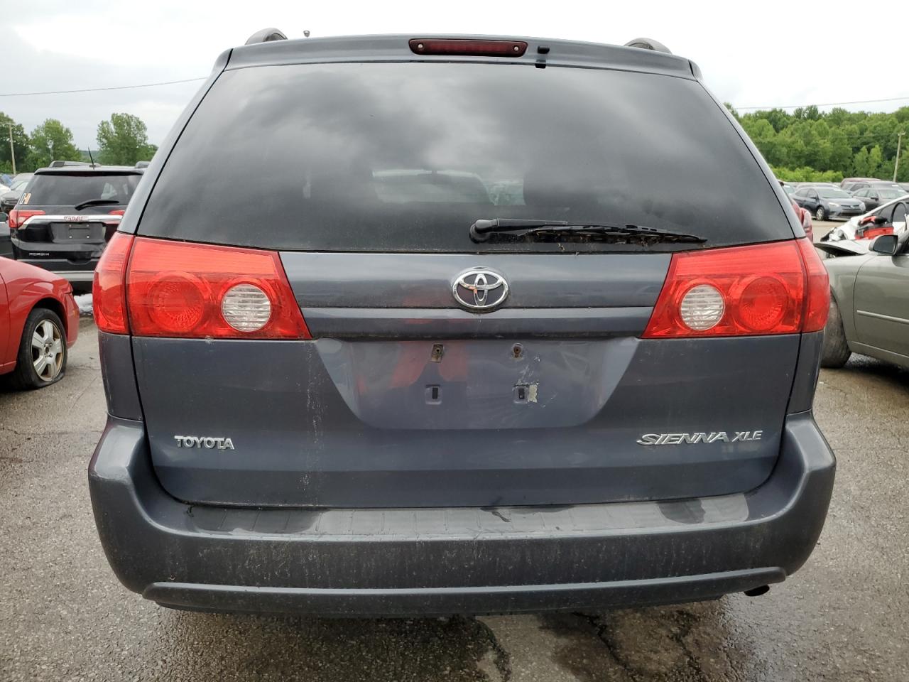 5TDZK22C28S210323 2008 Toyota Sienna Xle