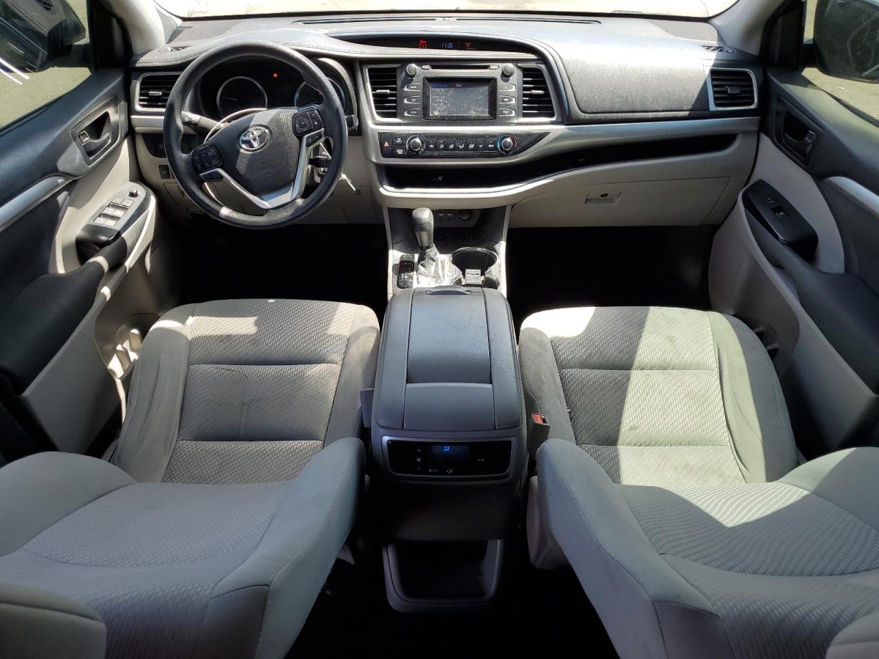 5TDZZRFH5KS309543 2019 Toyota Highlander Le