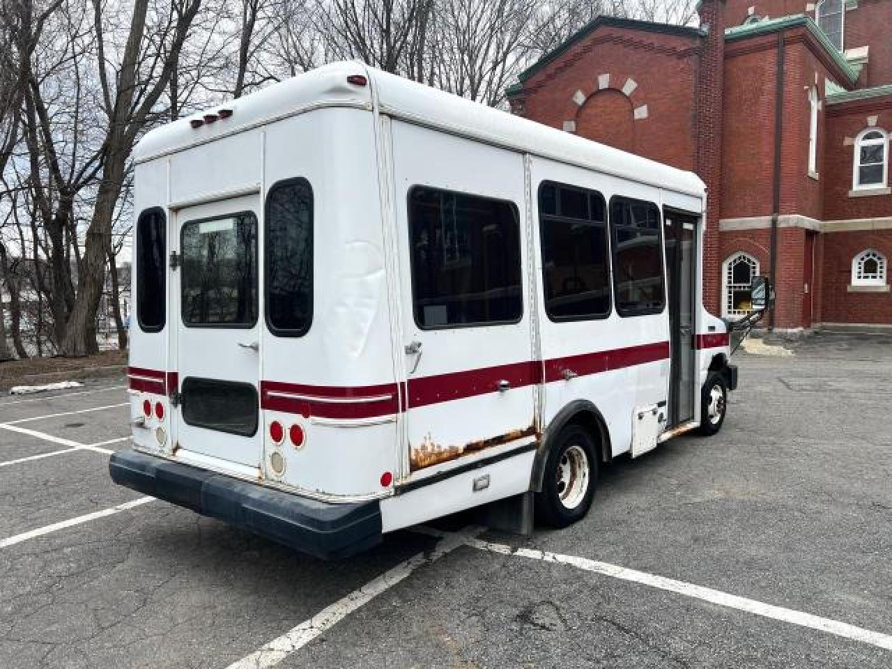 2013 Ford Econoline E350 Super Duty Cutaway Van vin: 1FDEE3FL9DDA79091