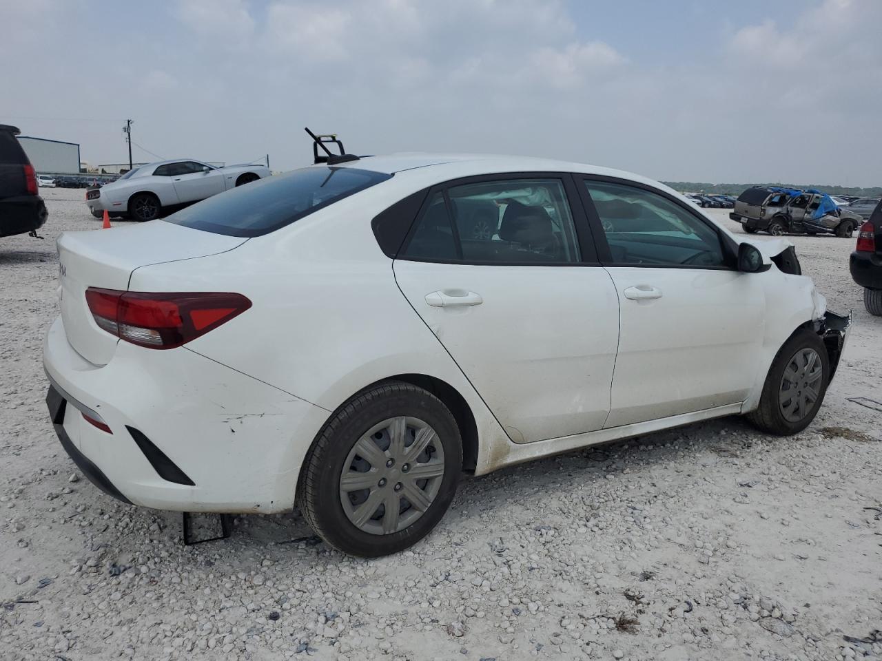 3KPA24AD1NE503719 2022 Kia Rio Lx