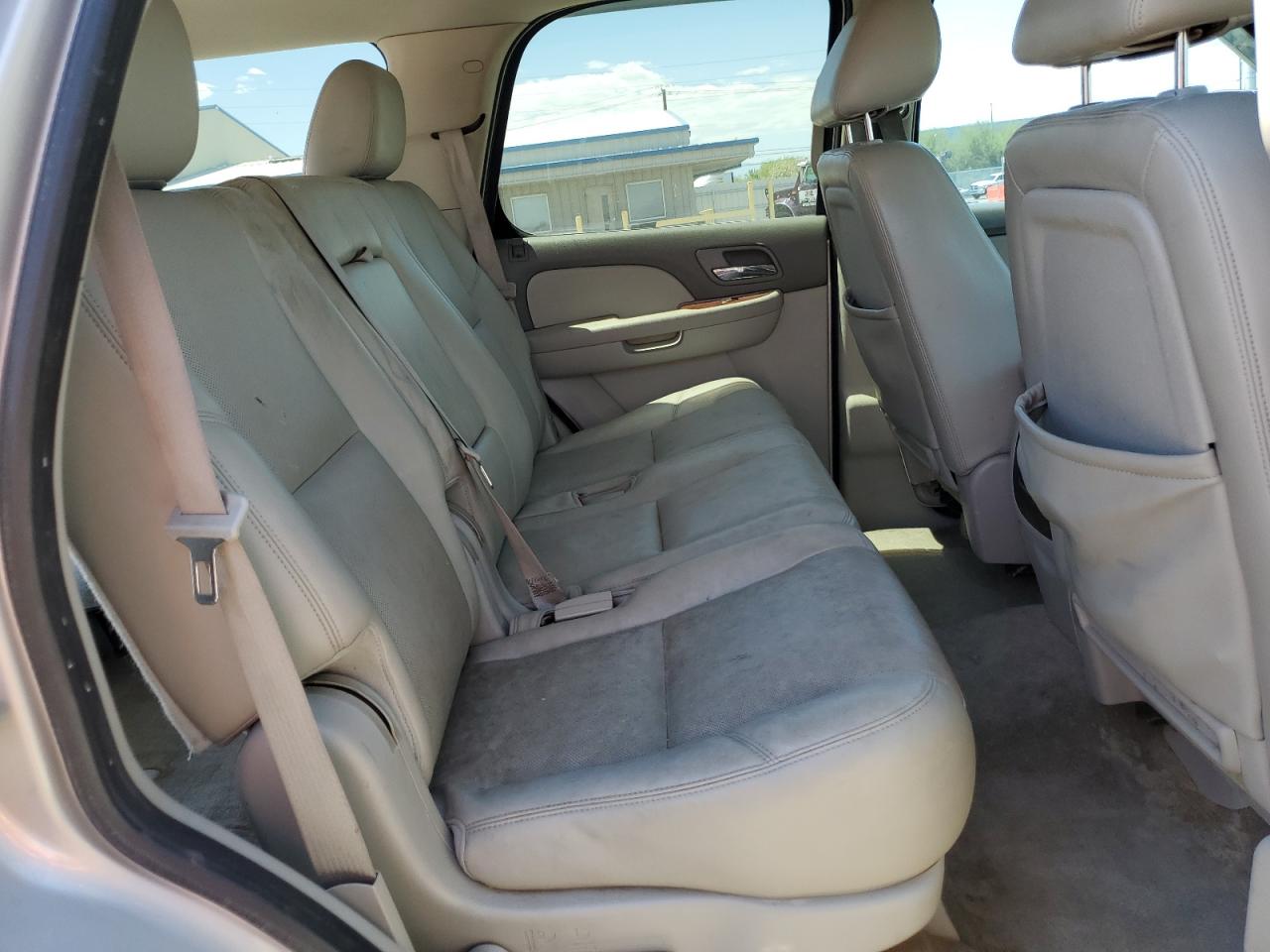 1GNSCCE01BR100334 2011 Chevrolet Tahoe C1500 Ltz