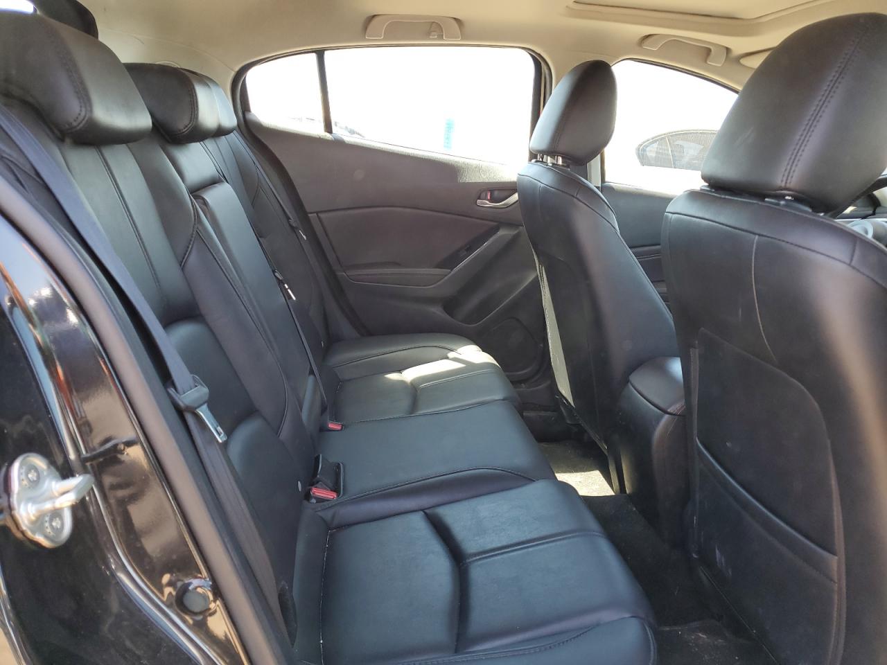 3MZBN1L38JM223145 2018 Mazda 3 Touring