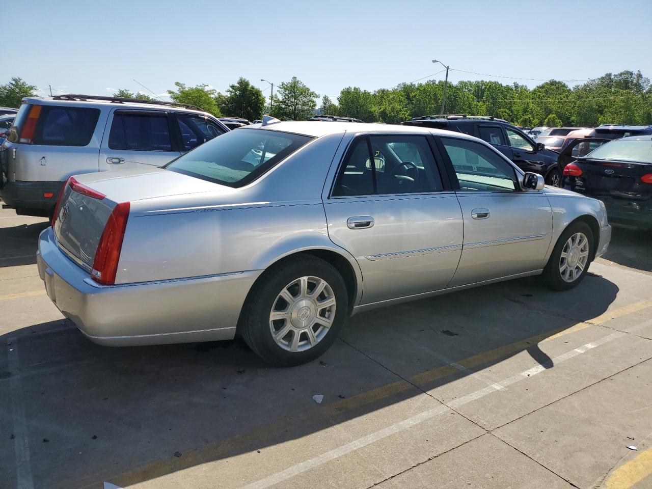 1G6KA5E68BU123558 2011 Cadillac Dts