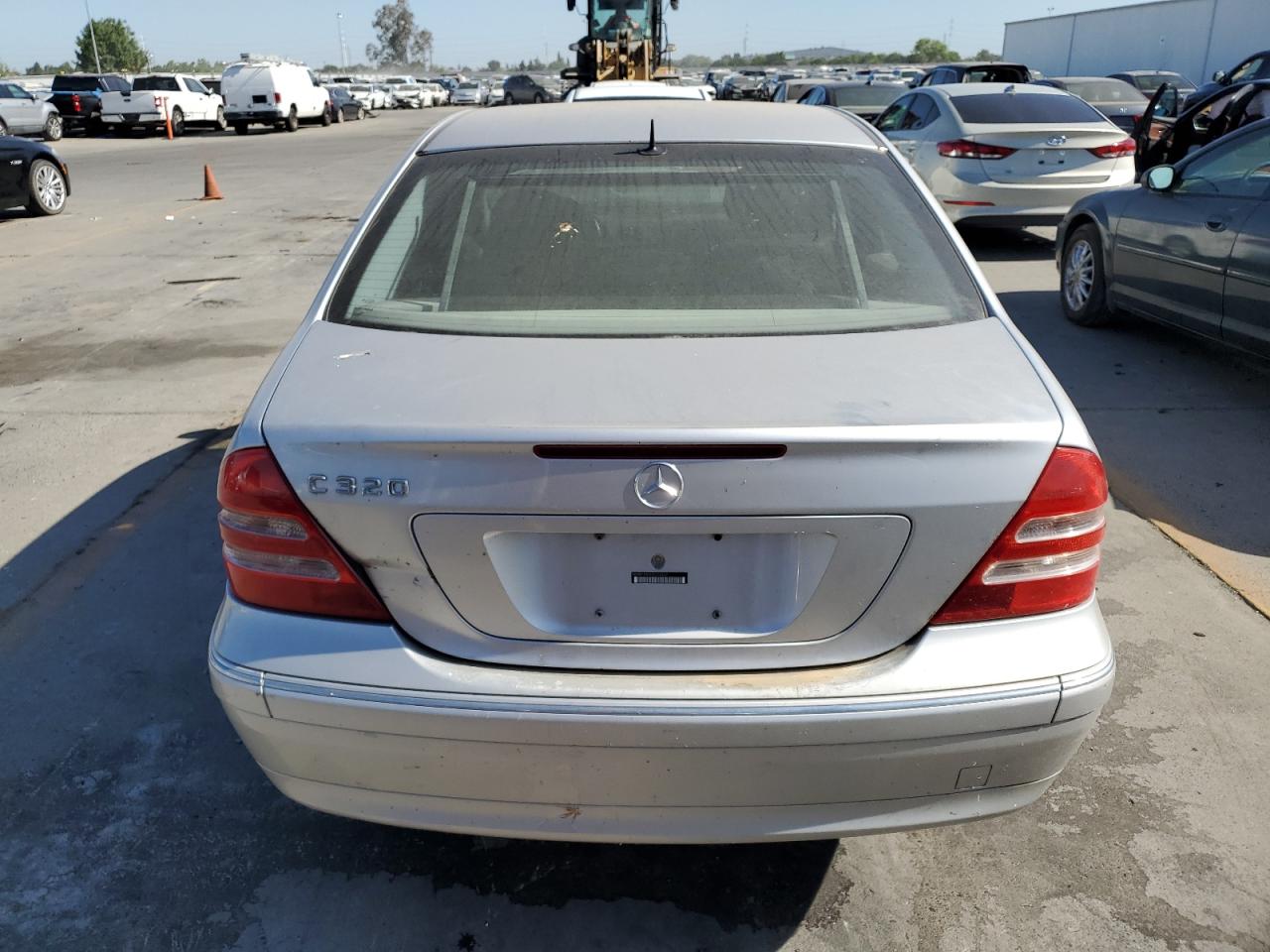 WDBRF64J52F252627 2002 Mercedes-Benz C 320