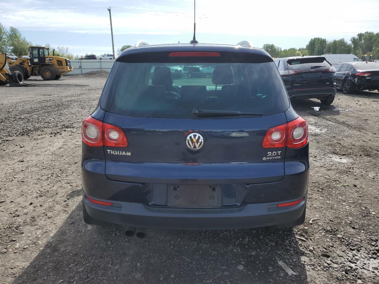 WVGBV7AX7BW000183 2011 Volkswagen Tiguan S