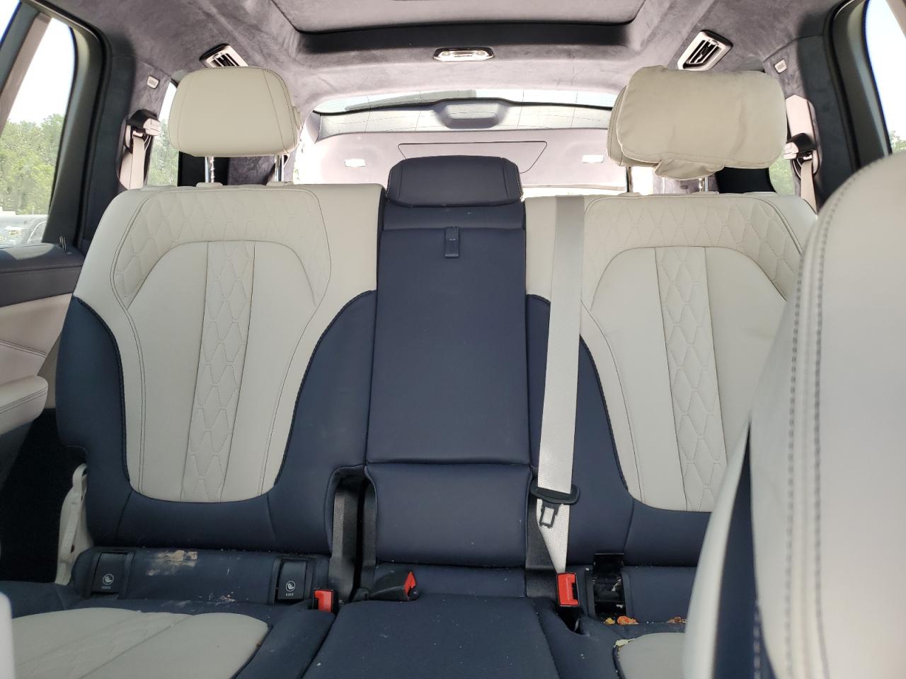 5UXCW2C07N9L72438 2022 BMW X7 xDrive40I