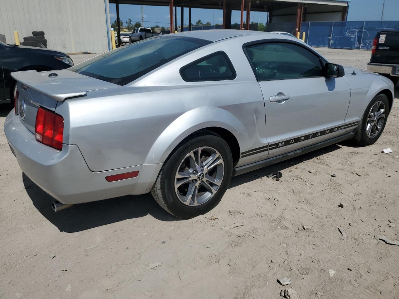 1ZVFT80N575259377 2007 Ford Mustang