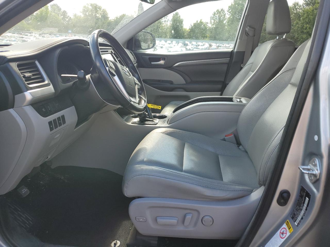 5TDDZRFH4JS834652 2018 Toyota Highlander Limited