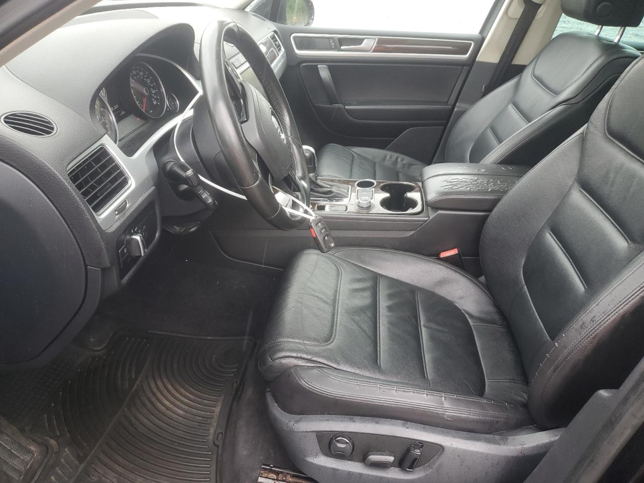 WVGEF9BP0FD008261 2015 Volkswagen Touareg V6