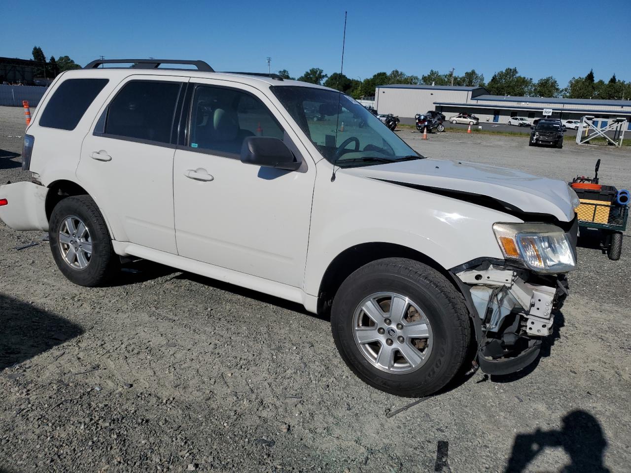 4M2CN8B75AKJ26233 2010 Mercury Mariner