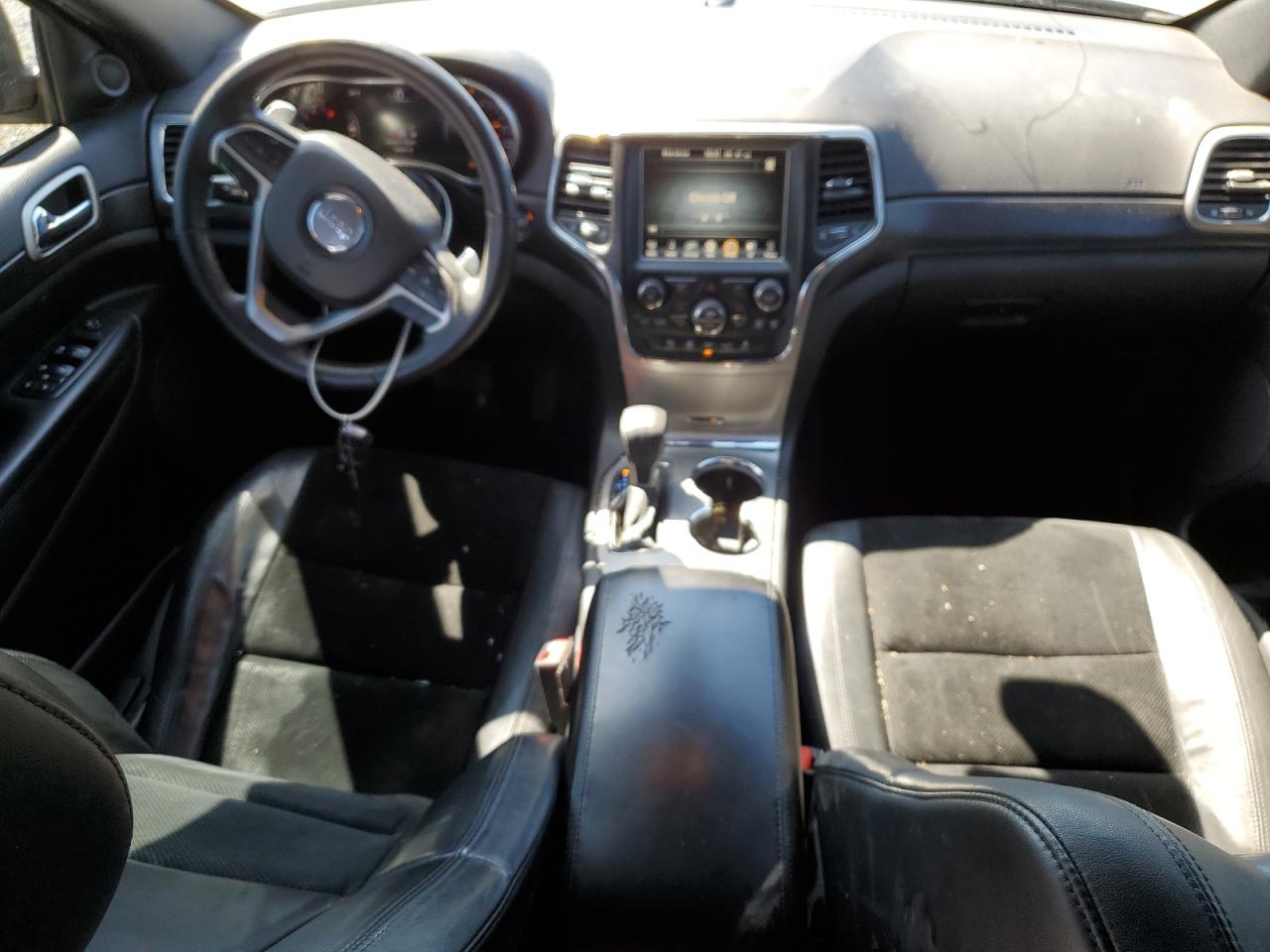 1C4RJEAG6HC956350 2017 Jeep Grand Cherokee Laredo