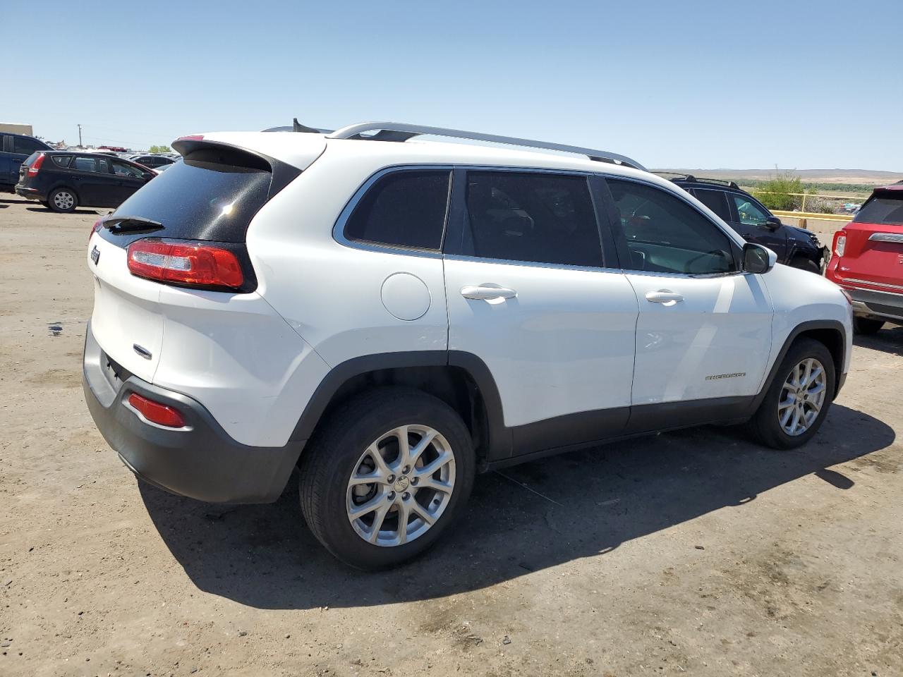 2016 Jeep Cherokee Latitude vin: 1C4PJLCBXGW110510