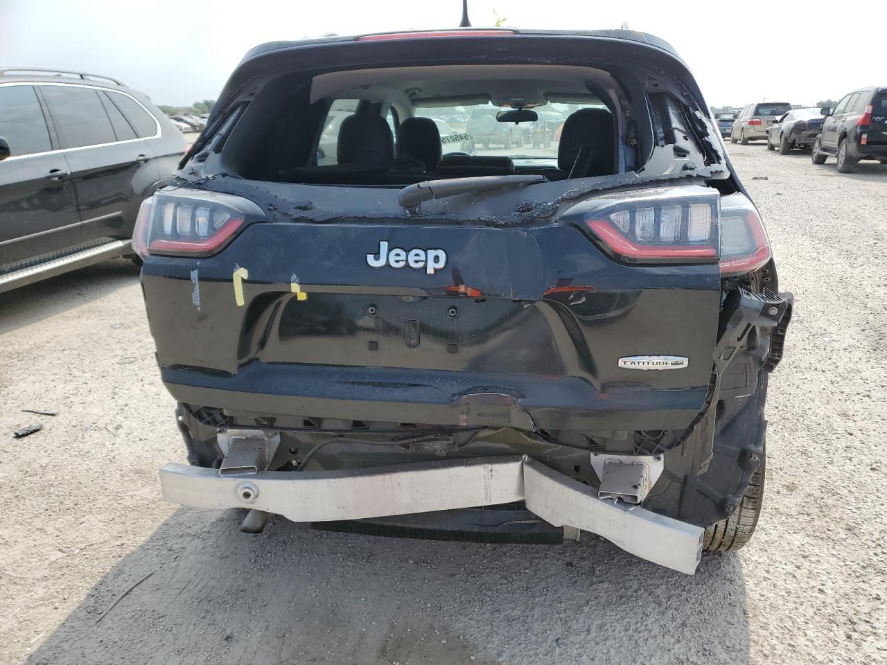 1C4PJLLB2KD403662 2019 Jeep Cherokee Latitude Plus