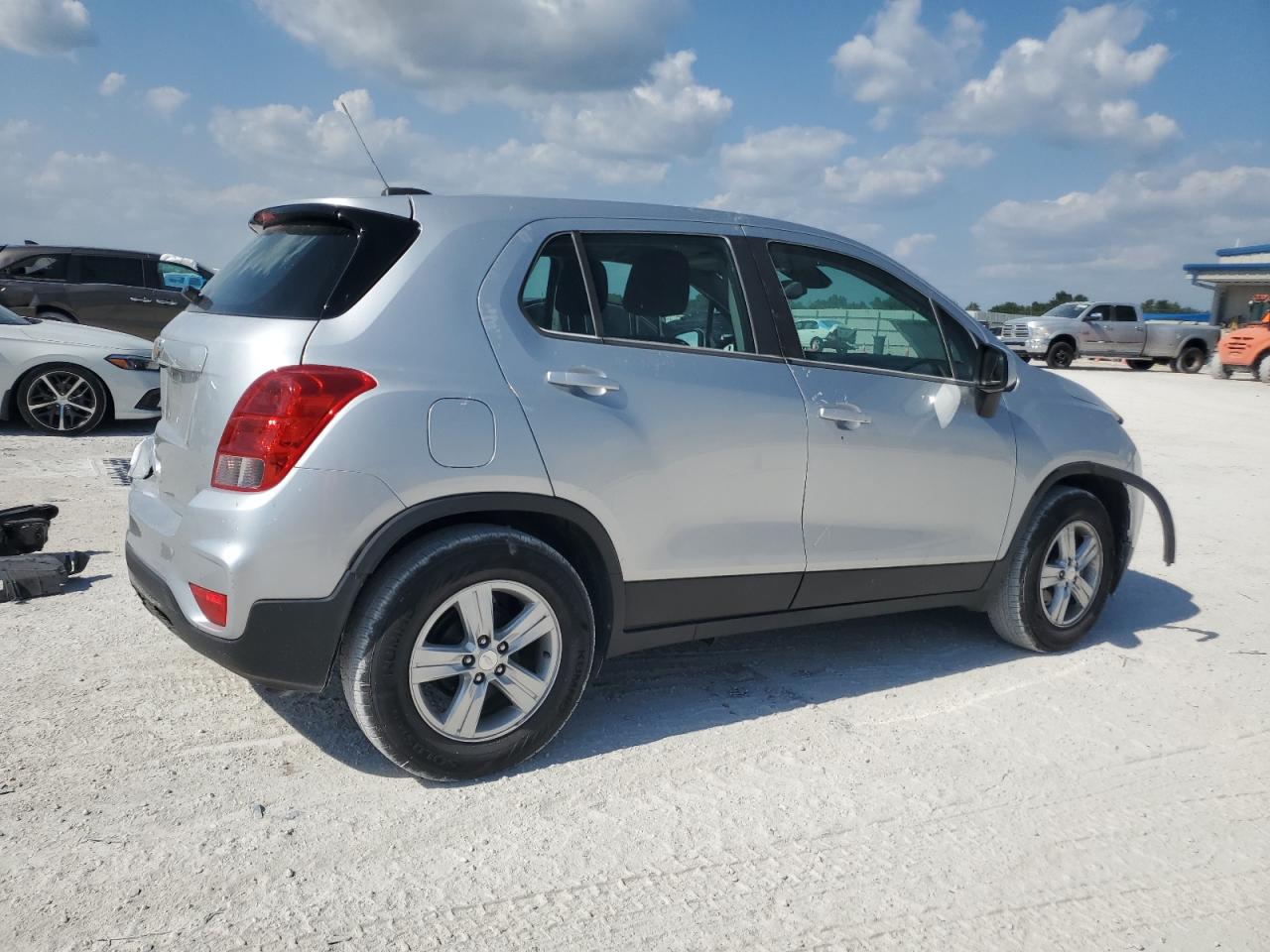 3GNCJKSB7KL400218 2019 Chevrolet Trax Ls