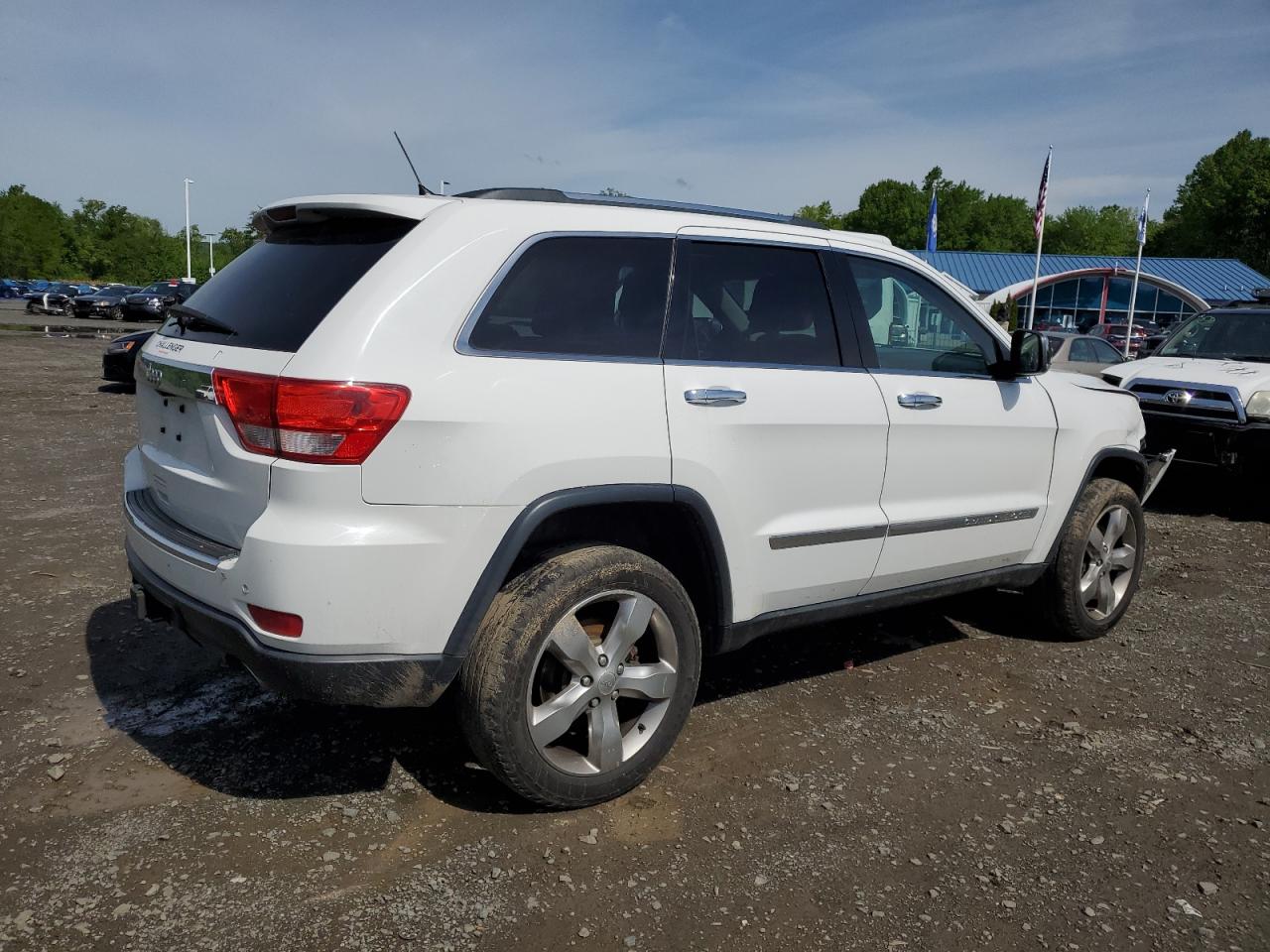 1C4RJFCT3DC650720 2013 Jeep Grand Cherokee Overland