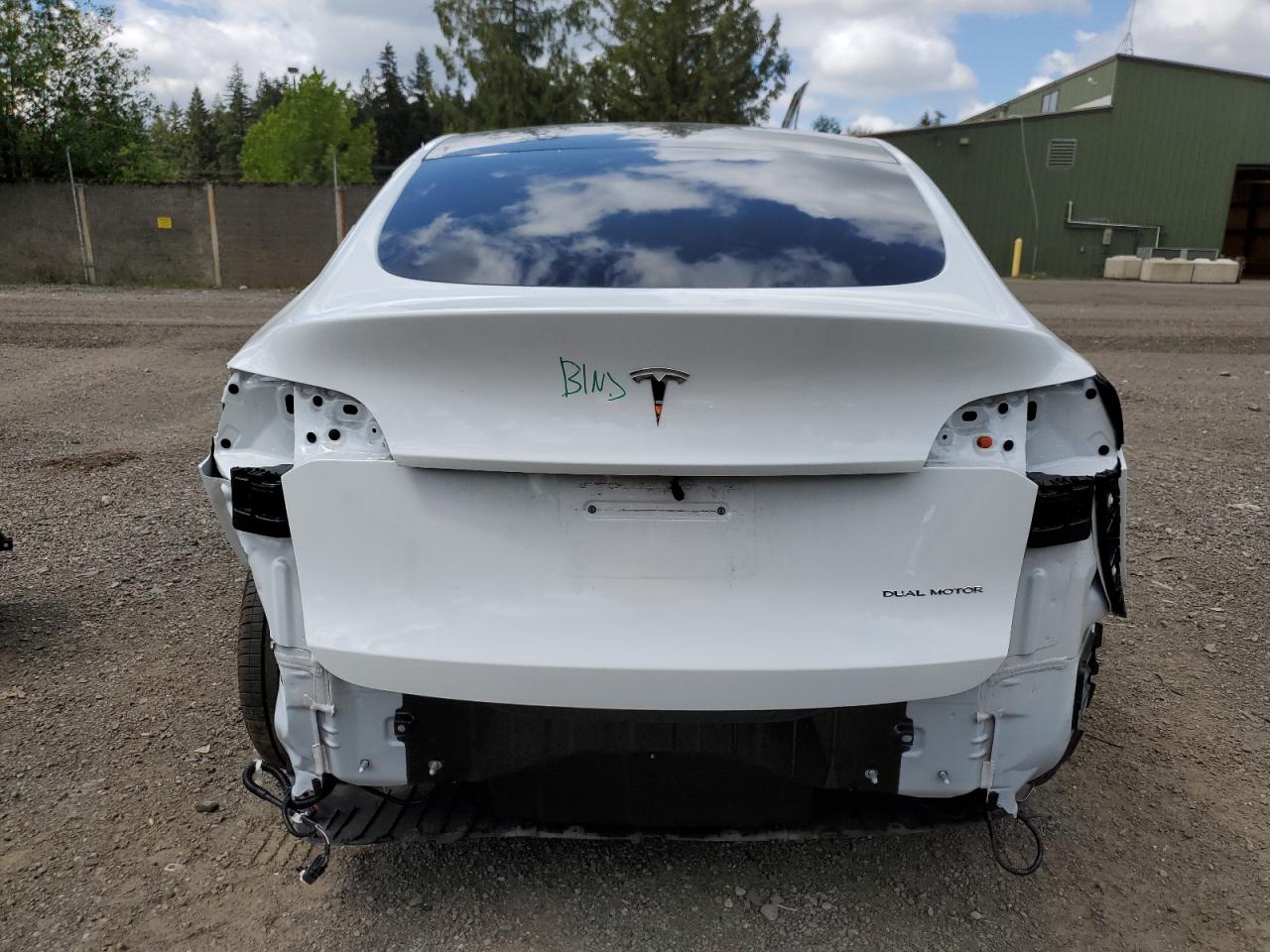 7SAYGDEE0PF676070 2023 Tesla Model Y