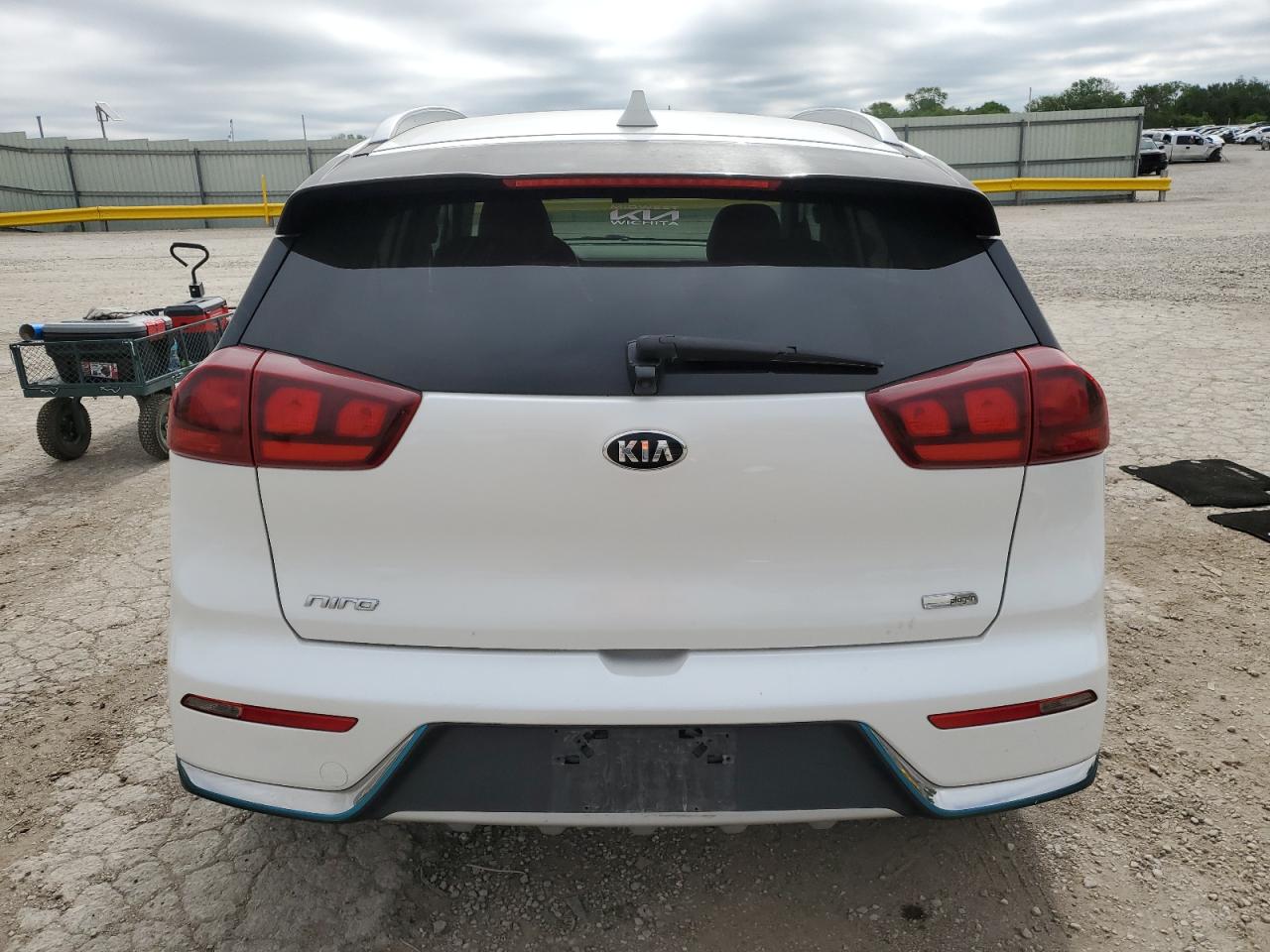 KNDCM3LD7J5209970 2018 Kia Niro Lx