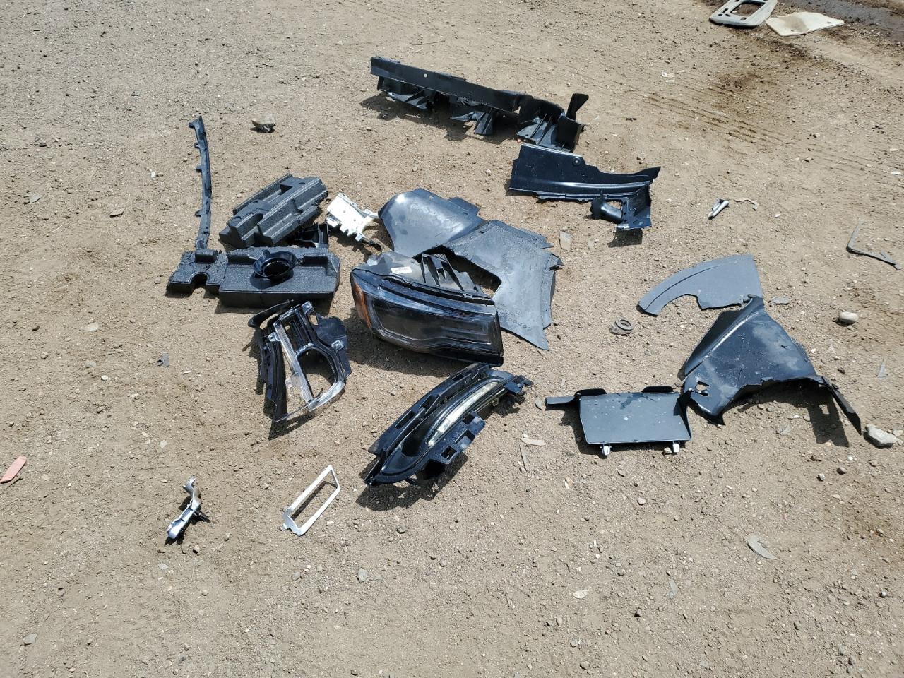 1C4RJFDJ2FC894312 2015 Jeep Grand Cherokee Srt-8