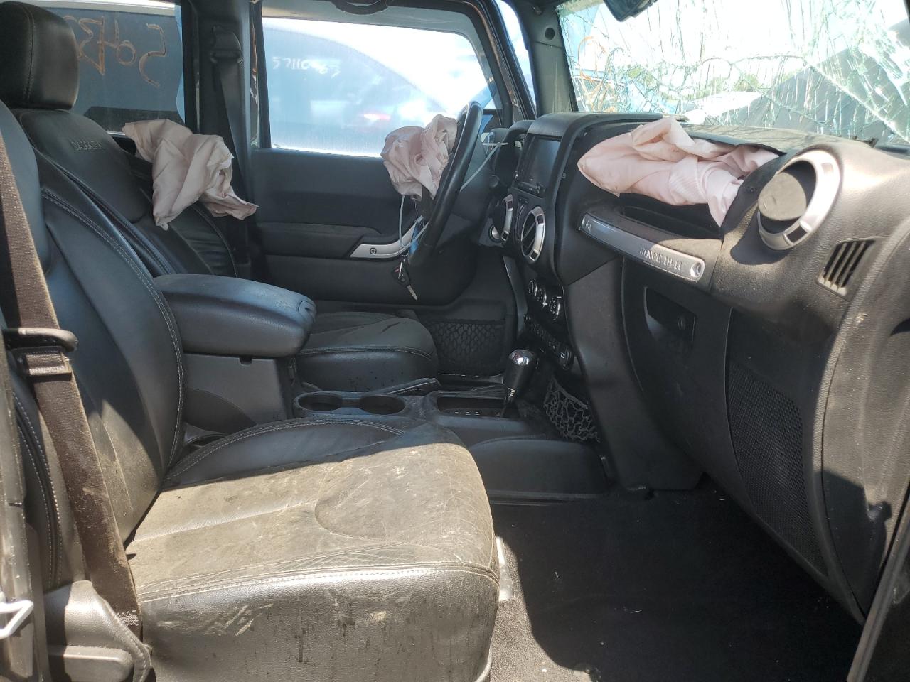 1C4HJWEG9GL328714 2016 Jeep Wrangler Unlimited Sahara