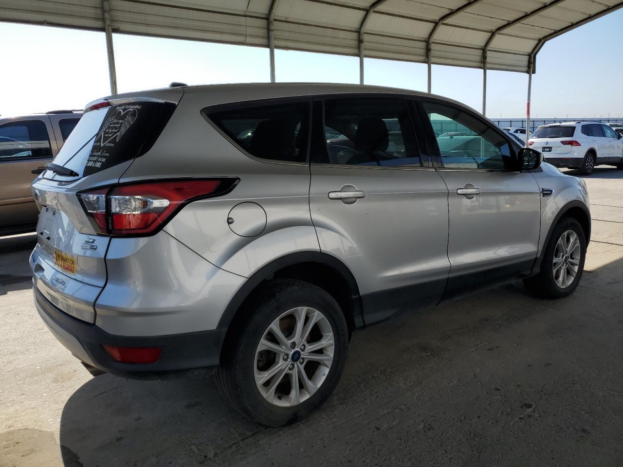 2017 Ford Escape Se vin: 1FMCU9GD5HUE39483