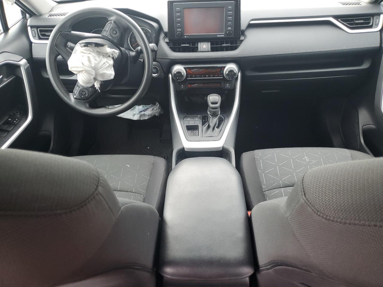 2T3W1RFV4MC160237 2021 Toyota Rav4 Xle