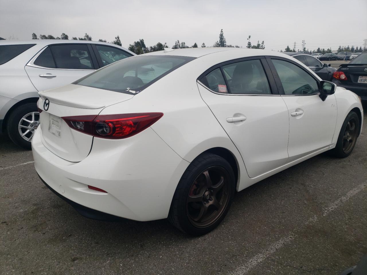 3MZBN1V37JM175084 2018 Mazda 3 Touring