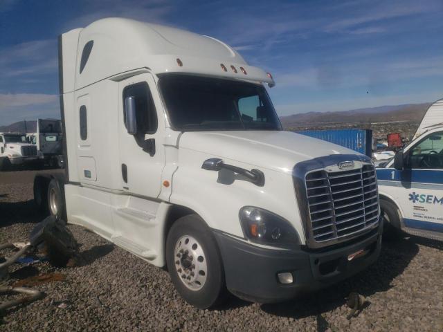 Lot #2533213499 2019 FREIGHTLINER CASCADIA 1 salvage car