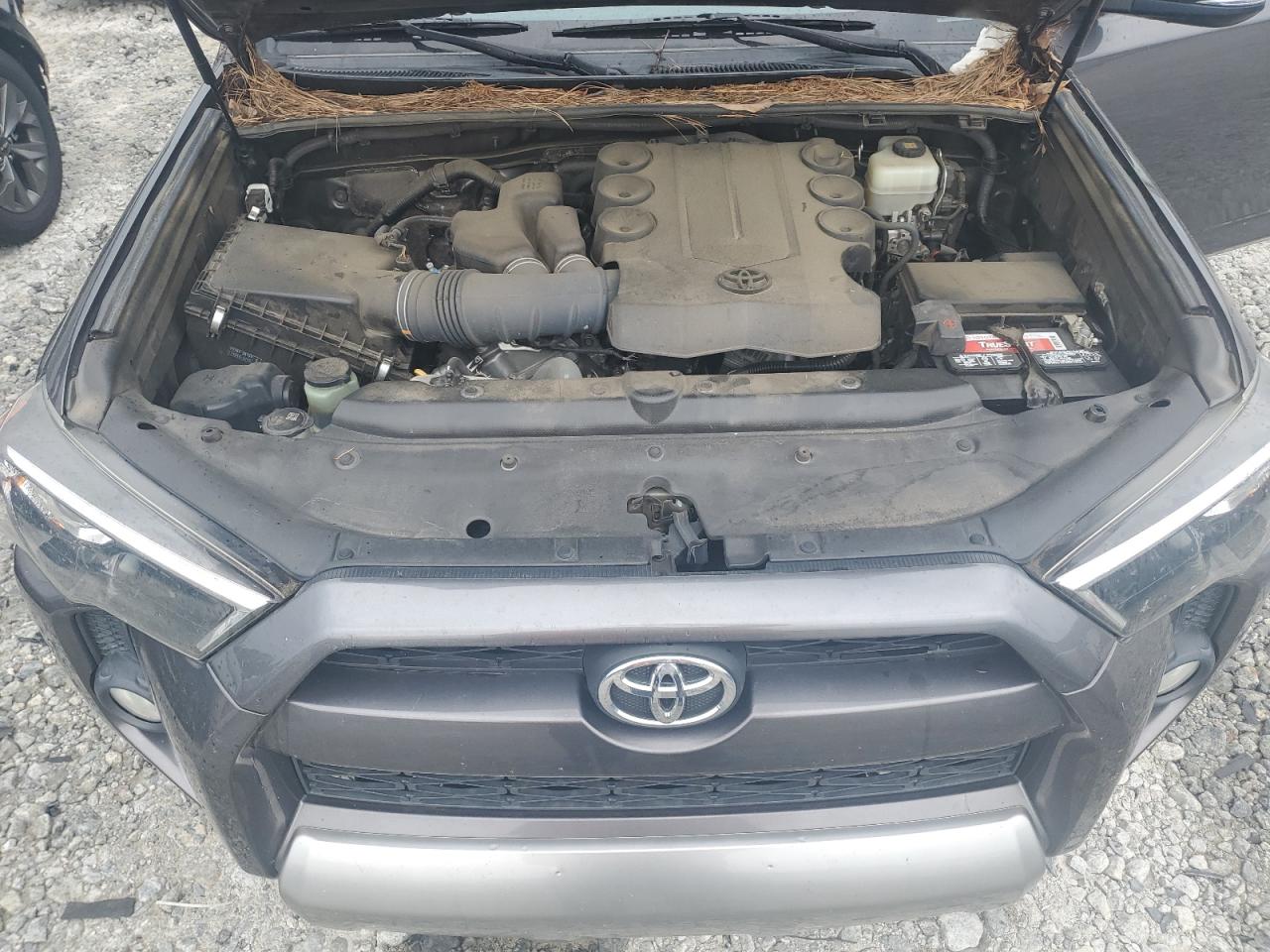 JTEBU5JRXK5637504 2019 Toyota 4Runner Sr5