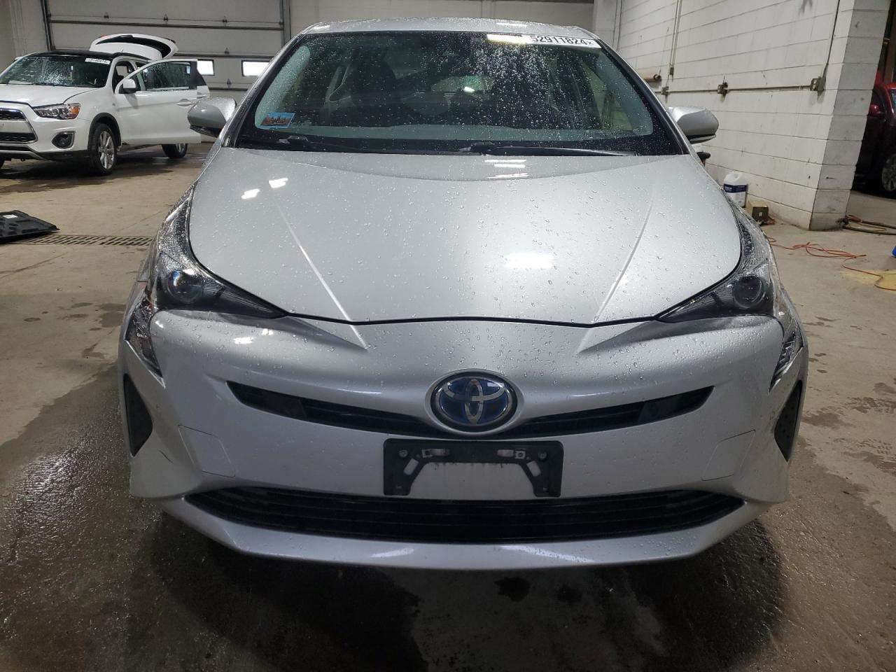 JTDKARFU8J3554620 2018 Toyota Prius