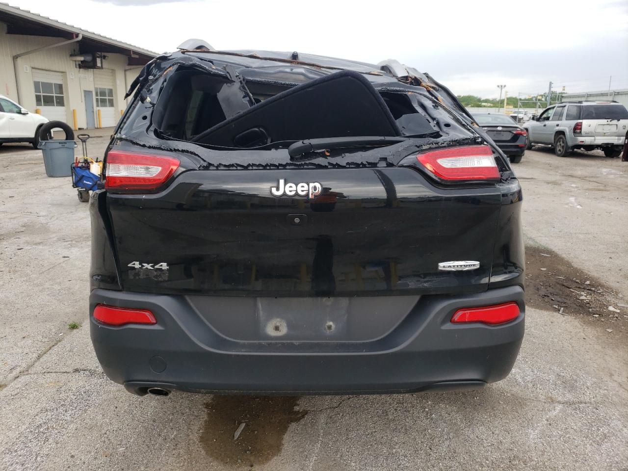 1C4PJMCB2JD520274 2018 Jeep Cherokee Latitude