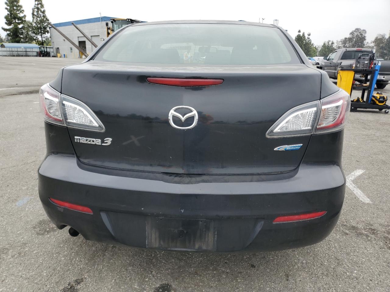 JM1BL1UP8D1758083 2013 Mazda 3 I