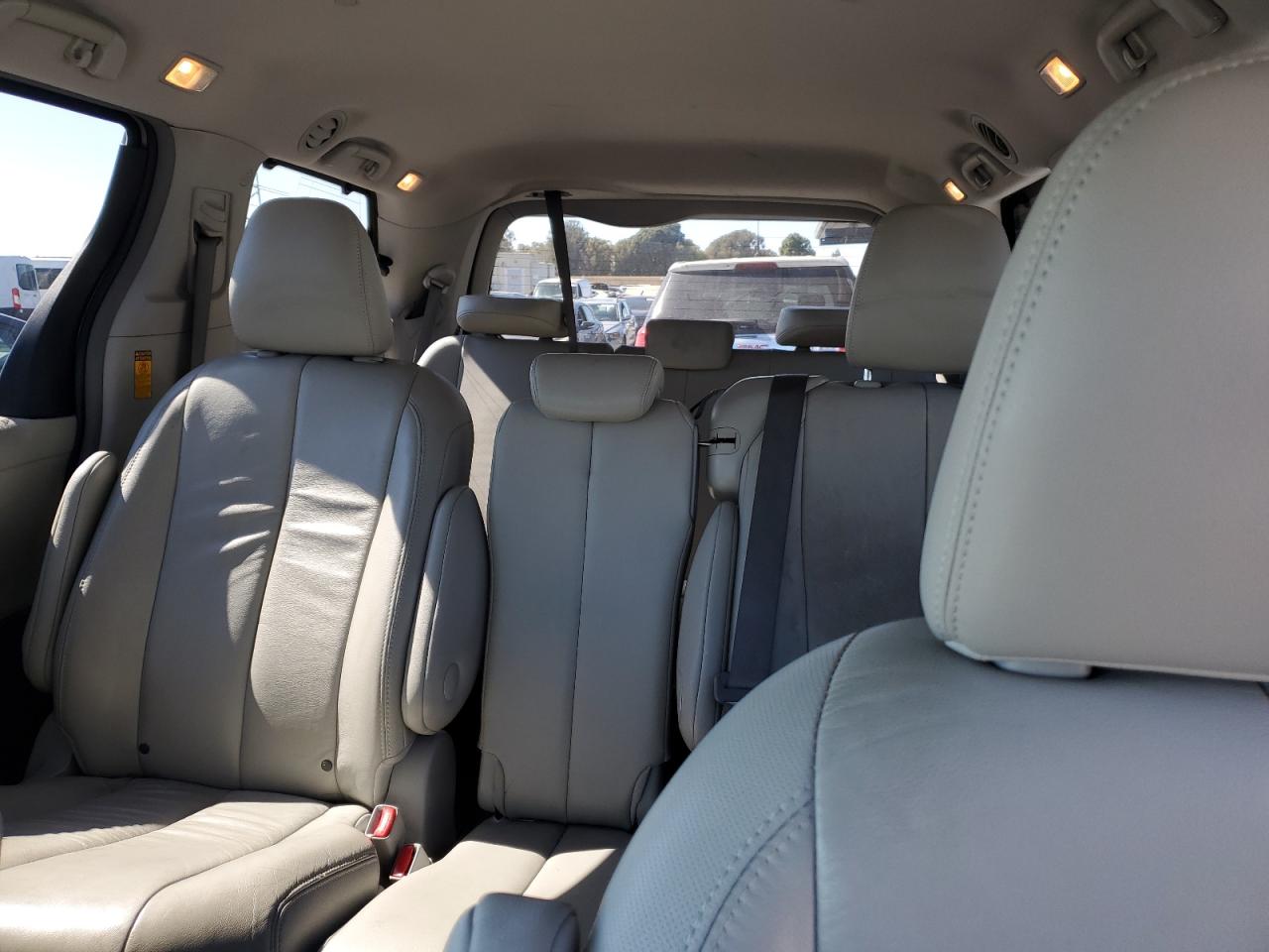 5TDYK3DC4DS402433 2013 Toyota Sienna Xle