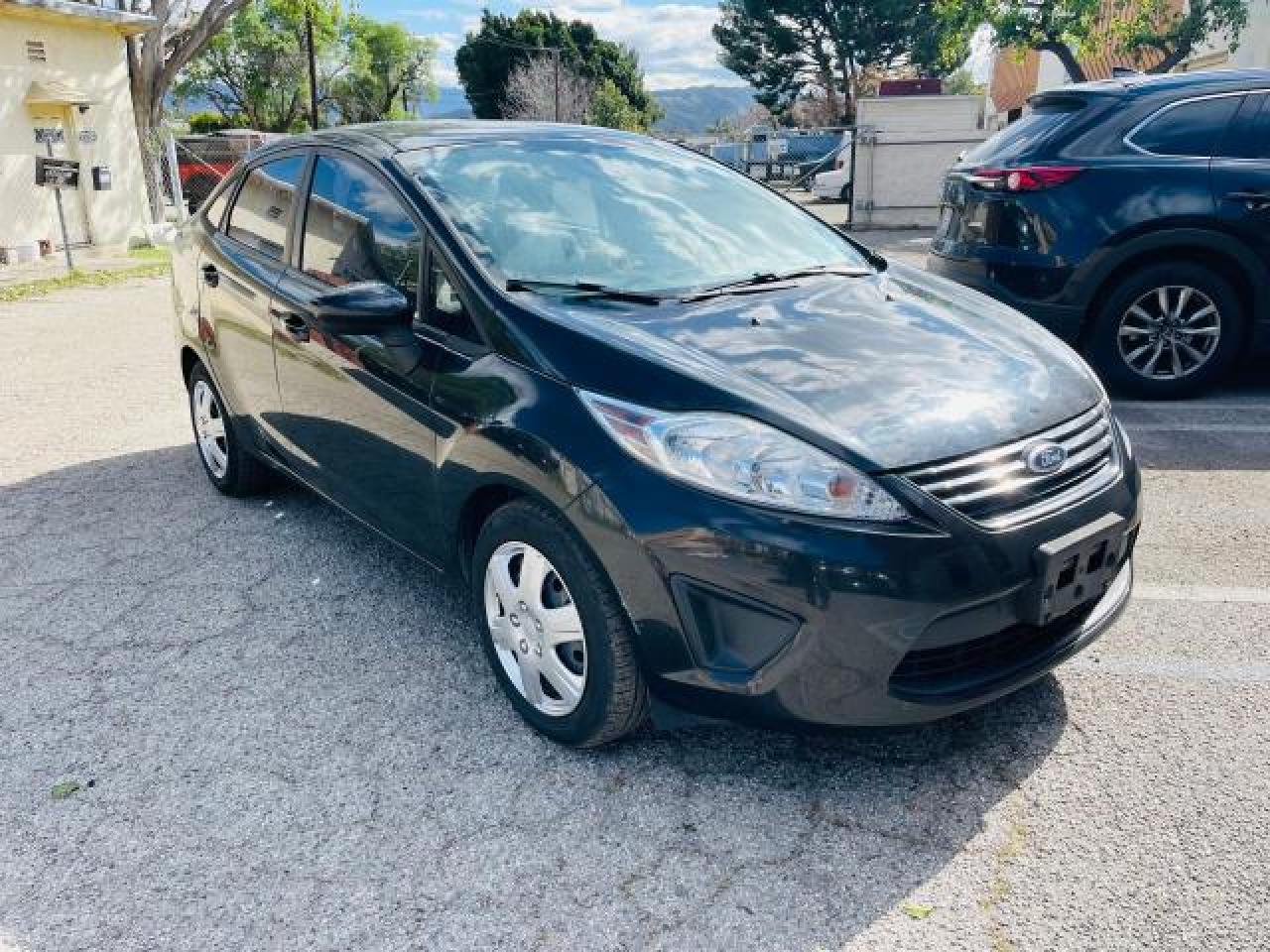 2013 Ford Fiesta S vin: 3FADP4AJ2DM219952