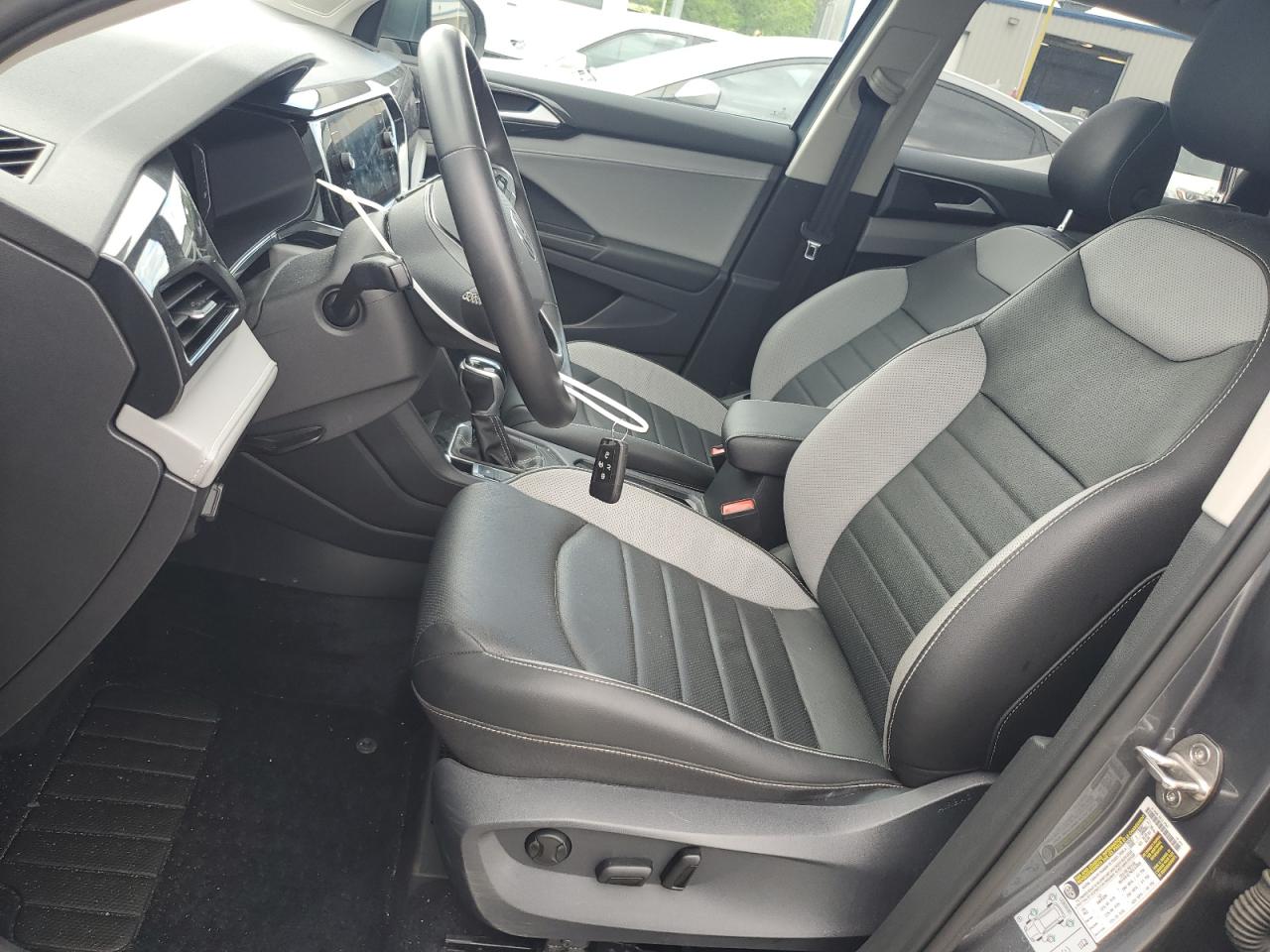 3VV2X7B27NM033756 2022 Volkswagen Taos Sel