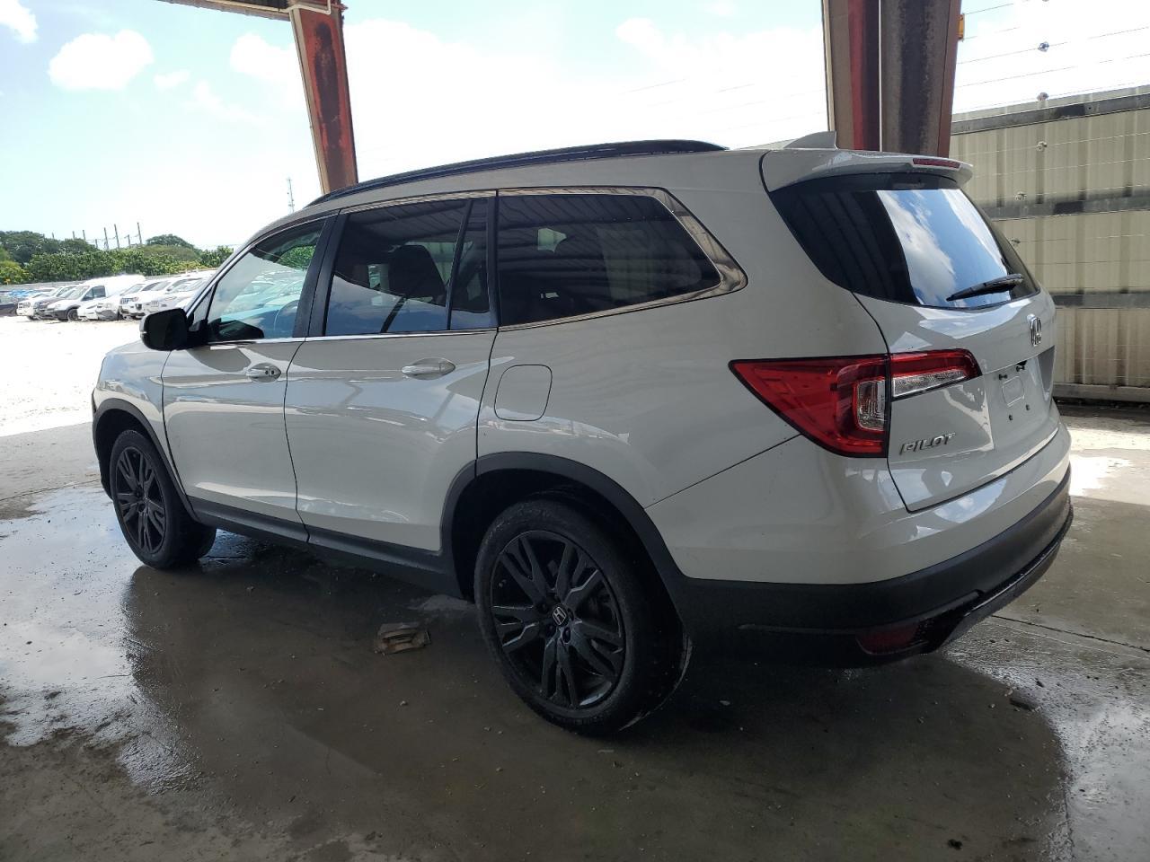 2021 Honda Pilot Se vin: 5FNYF5H2XMB006173