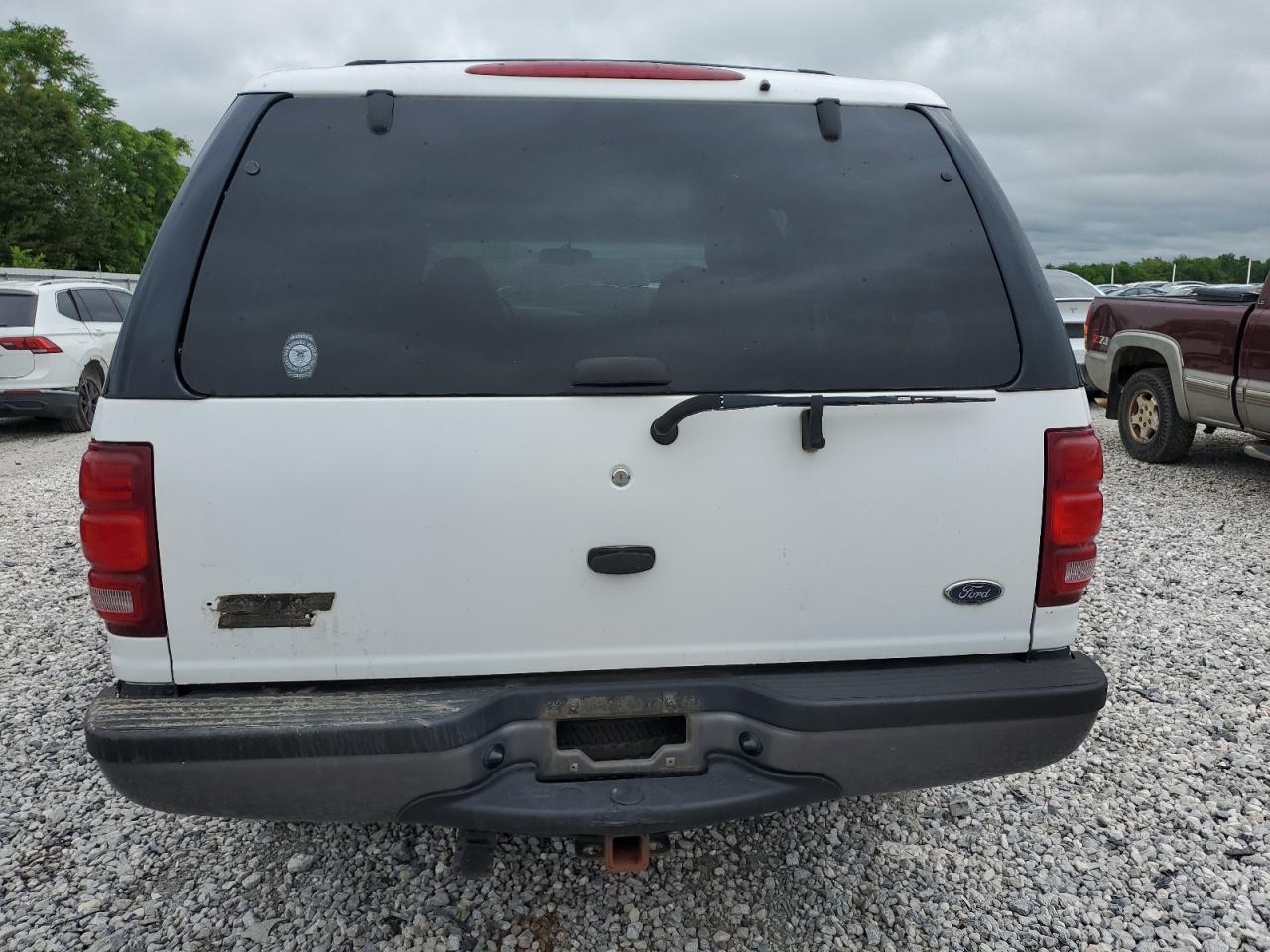 1FMRU15L42LA30457 2002 Ford Expedition Xlt