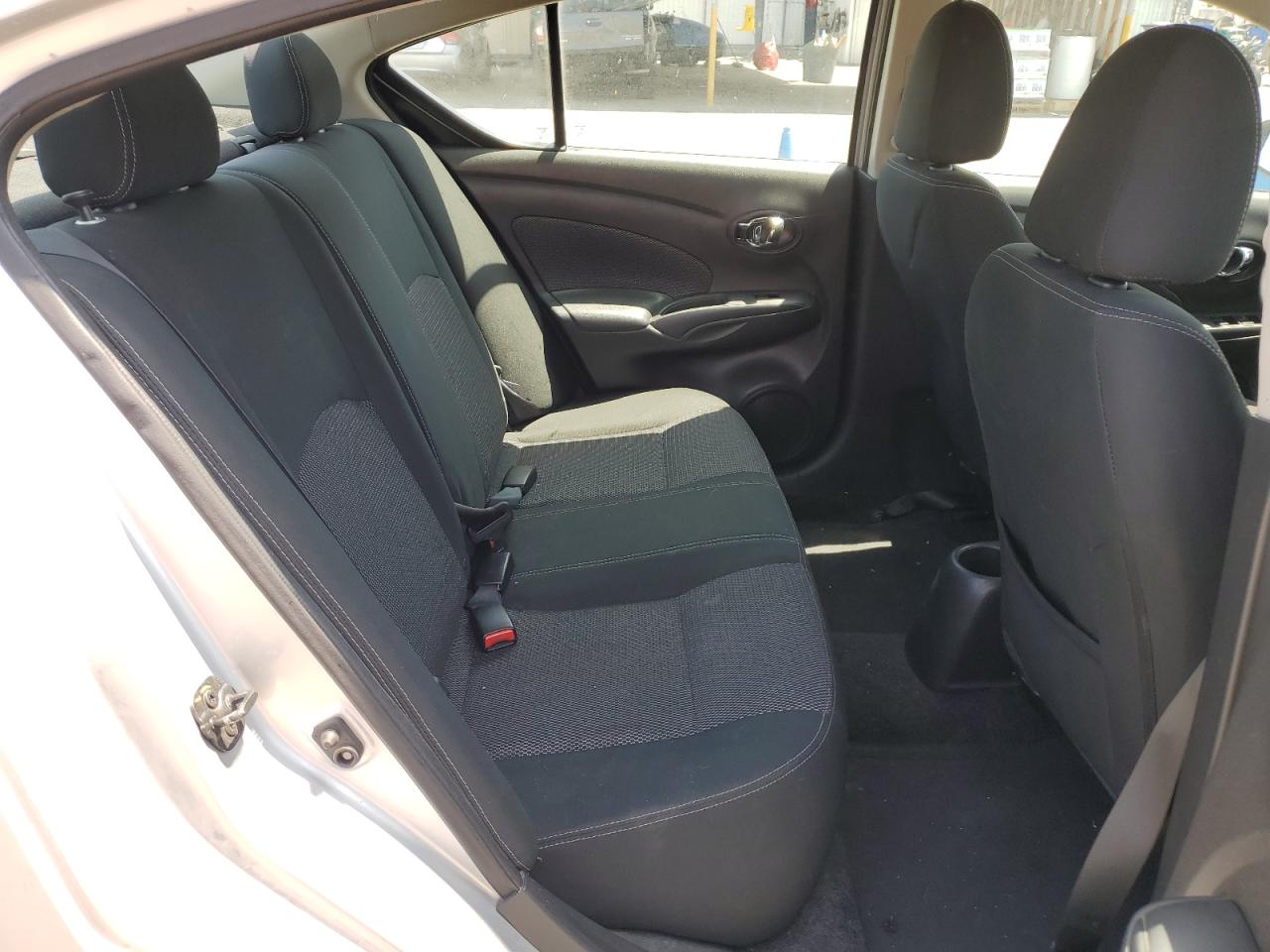 3N1CN7AP5JK402886 2018 Nissan Versa S