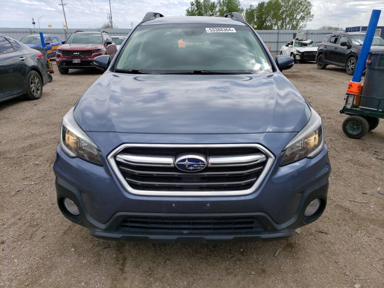 2018 Subaru Outback 2.5I Premium vin: 4S4BSAFC6J3347323