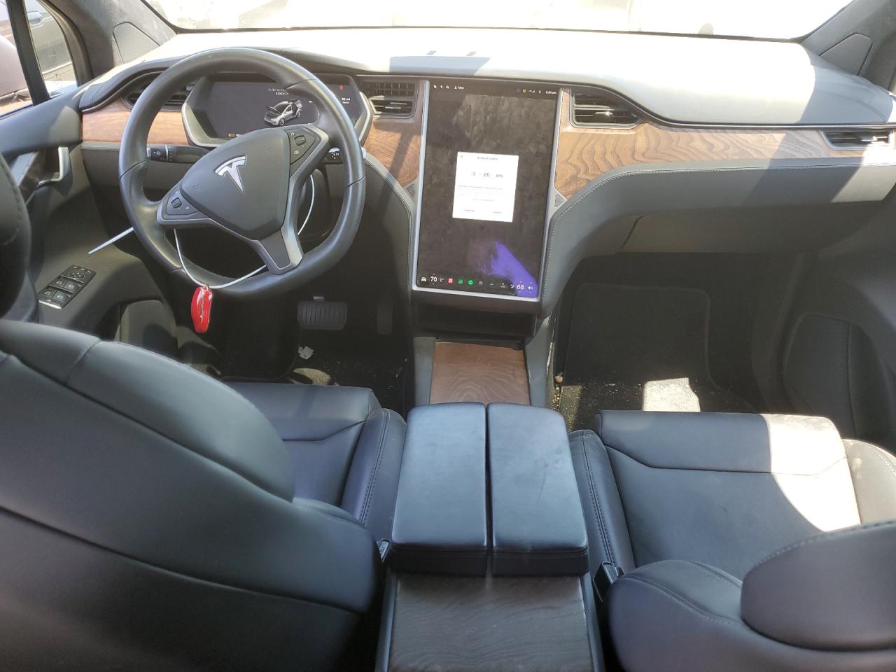 5YJXCDE22JF113328 2018 Tesla Model X