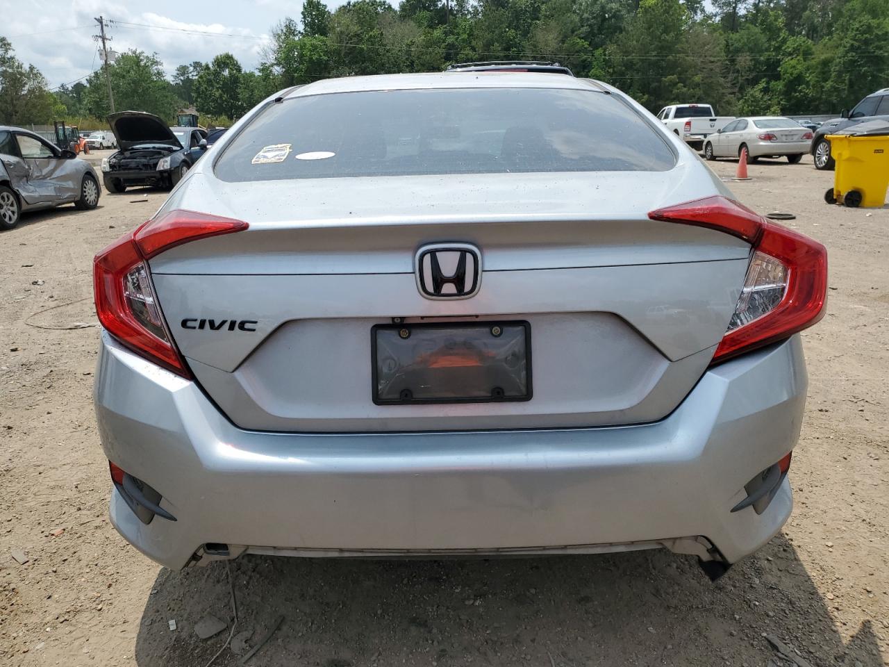 19XFC2F53JE017920 2018 Honda Civic Lx