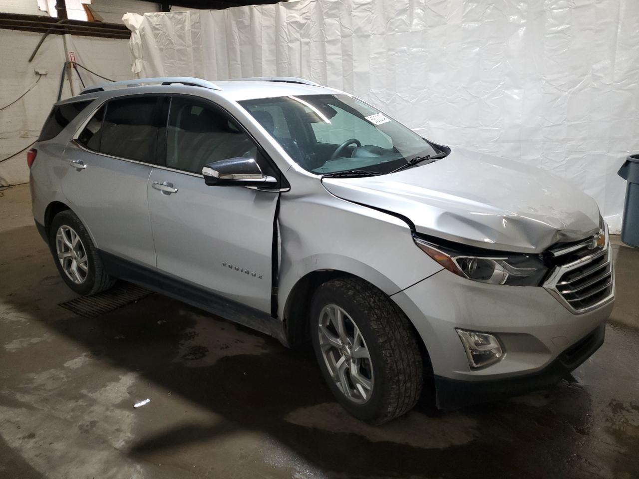 2GNAXVEV8J6126723 2018 Chevrolet Equinox Premier