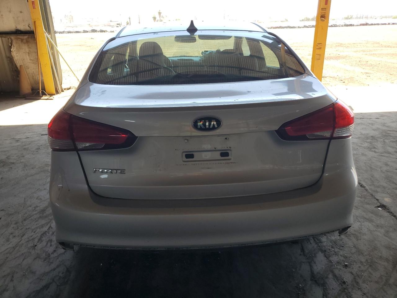 3KPFK4A78HE086393 2017 Kia Forte Lx